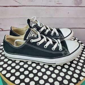 Converse All Stars Low Top Canvas Sneakers Tennis shoes Size 3 Youth Unisex